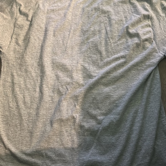 Athletic wear champion shirt - Picture 2 of 2